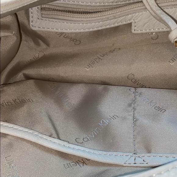 Calvin Klein - Picture 5 of 7